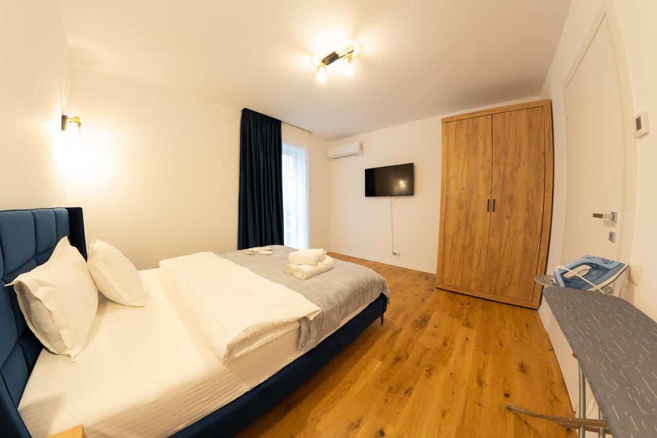 Citadela North 1Br Apartment W Security And Self Check In Bukares Bagian luar foto