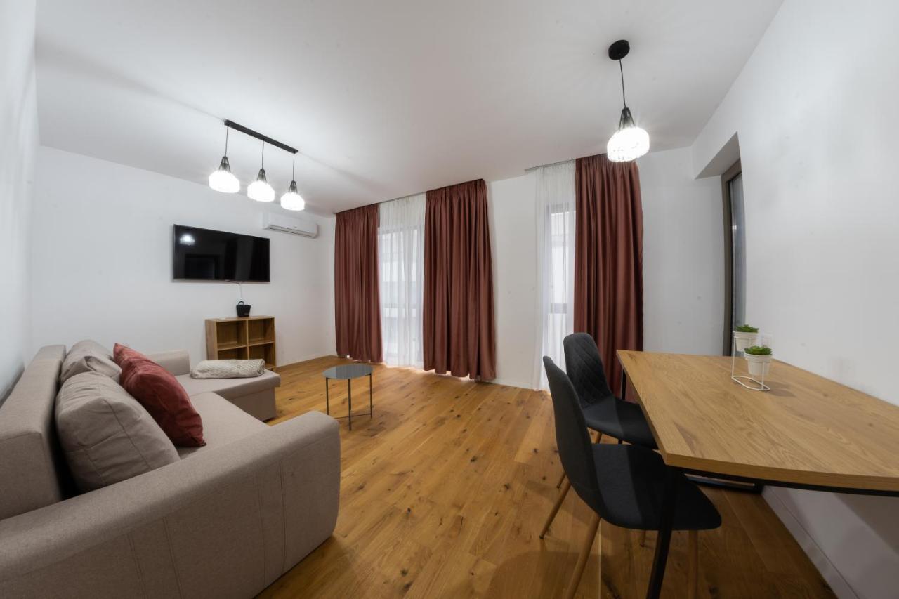 Citadela North 1Br Apartment W Security And Self Check In Bukares Bagian luar foto