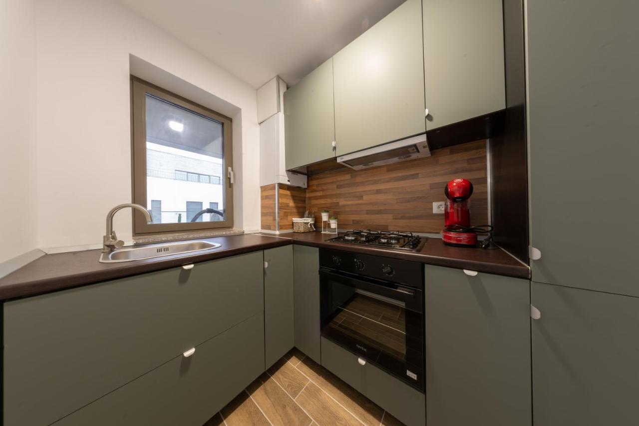 Citadela North 1Br Apartment W Security And Self Check In Bukares Bagian luar foto
